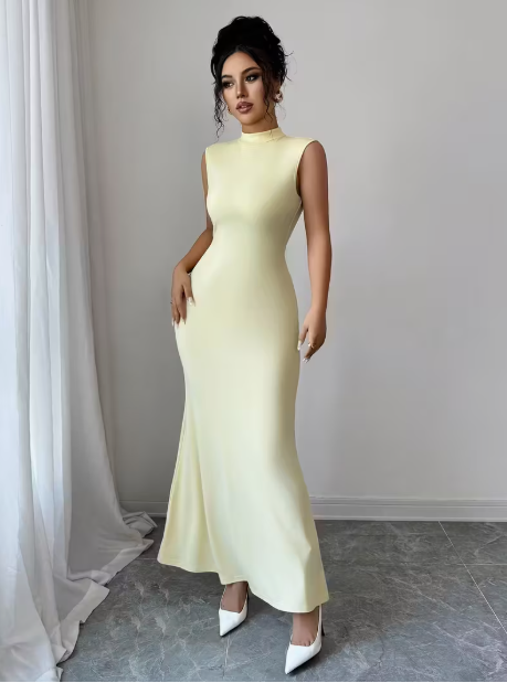 فستان ماكسي بدون أكمام ورقبة عالية + كارديجان بأكمام طويلة متناسق