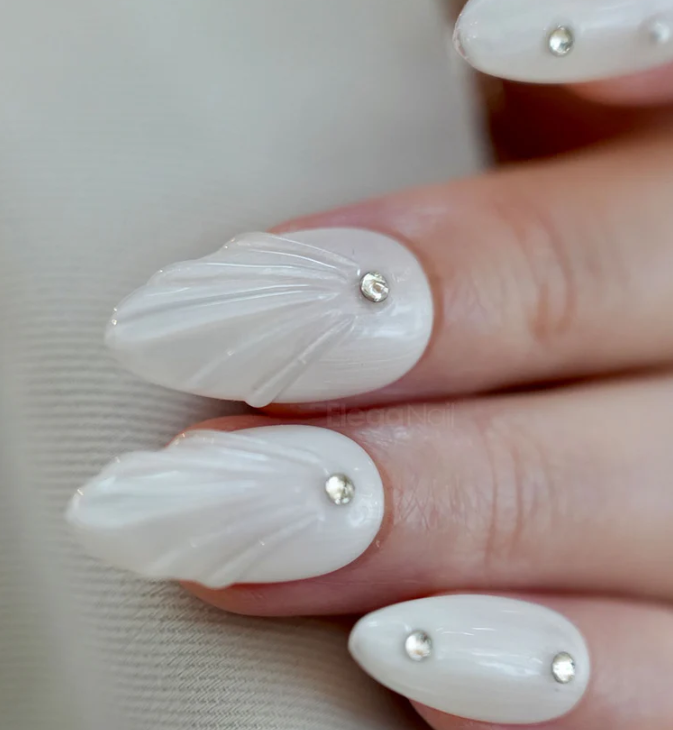 White pearl /اللؤلؤة البيضاء