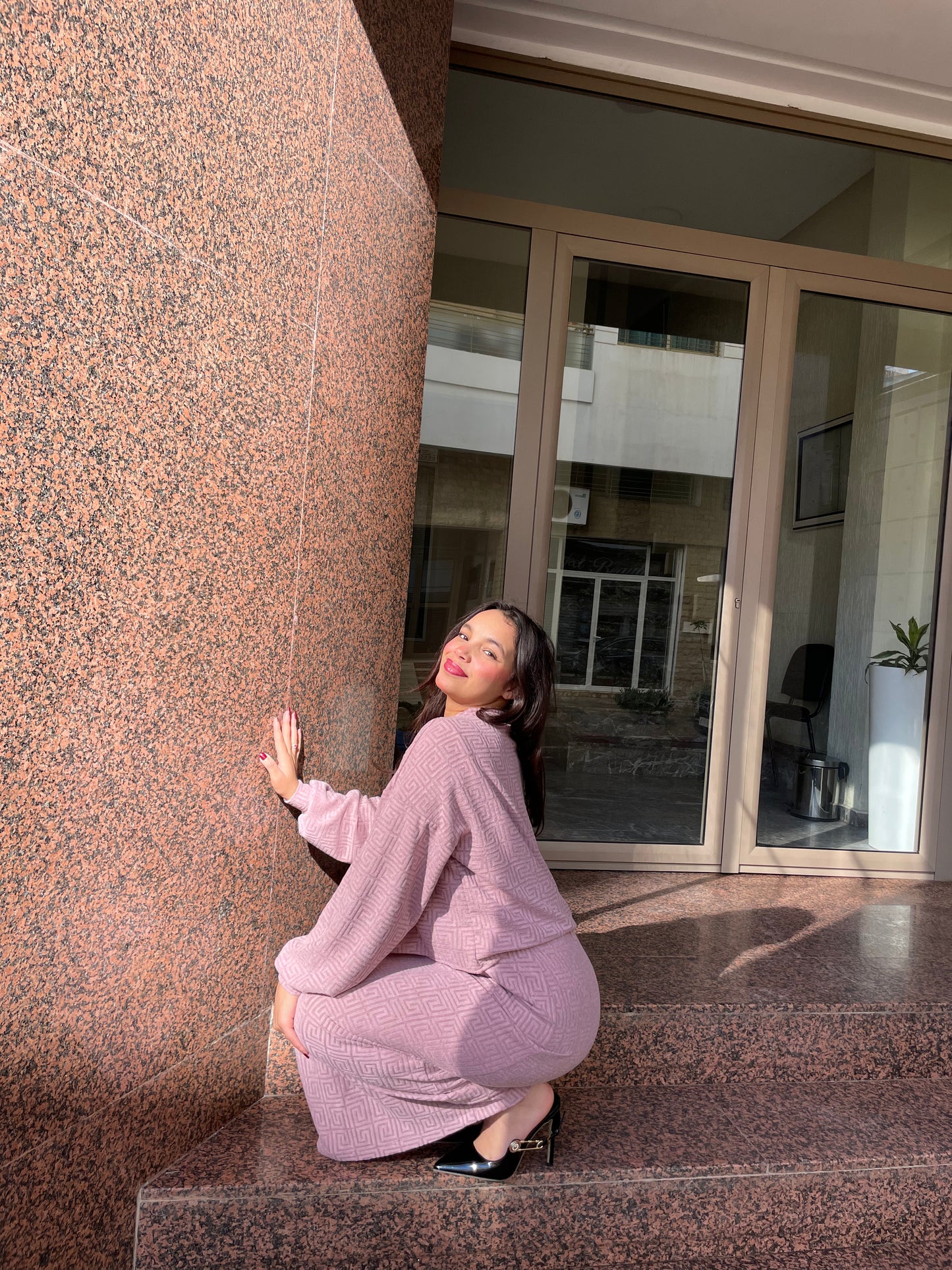 أونصوبل شتوي عصري بأناقة راقية ولمسة عصرية