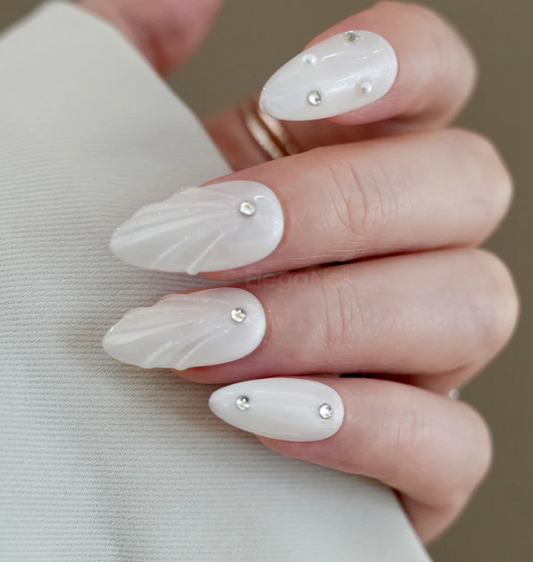 White pearl /اللؤلؤة البيضاء